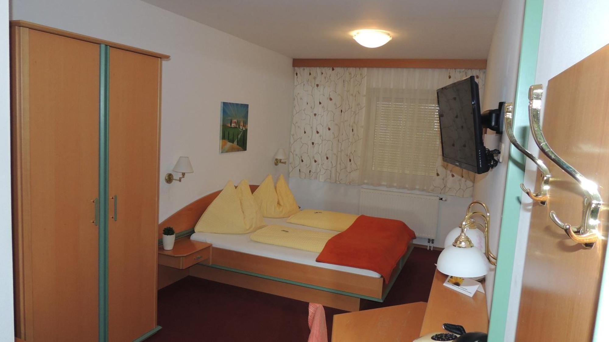 Fruehstueckspension Barbara Poechlarn Room photo
